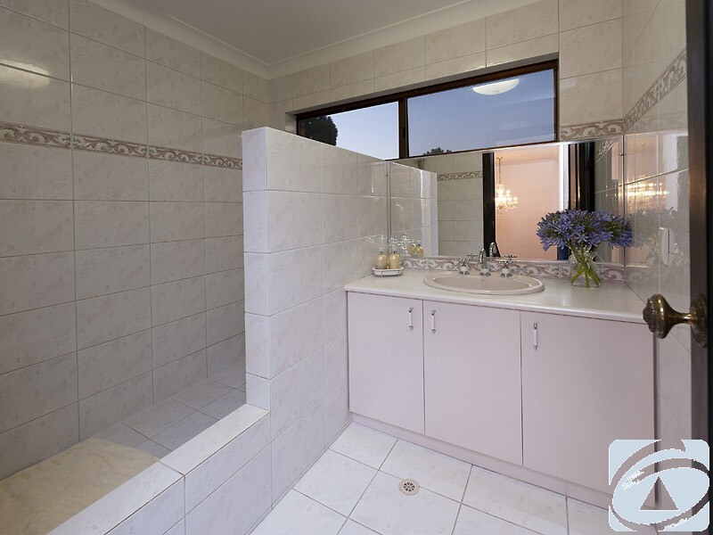4 Rowley Place, Bull Creek WA 6149