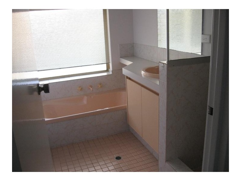 4/5A Tarun Court, Cannington WA 6107