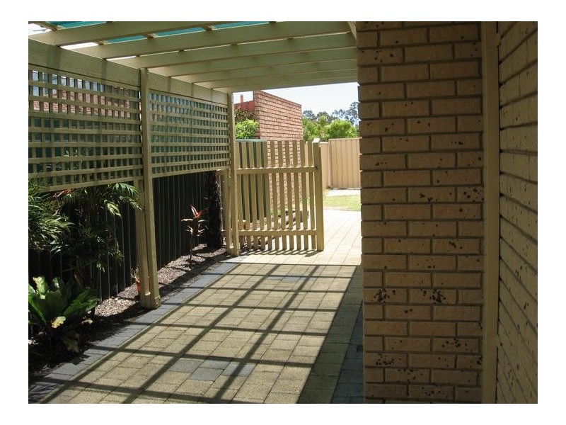 4/5A Tarun Court, Cannington WA 6107