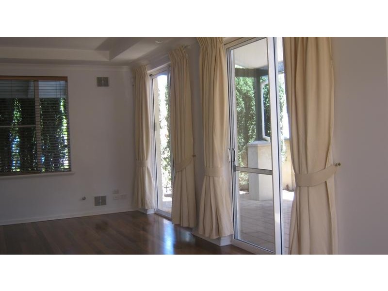 8 Tallow Tree Crescent, Subiaco WA 6008