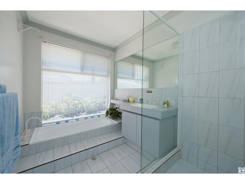 5 Sentinel Gardens, Leeming WA 6149