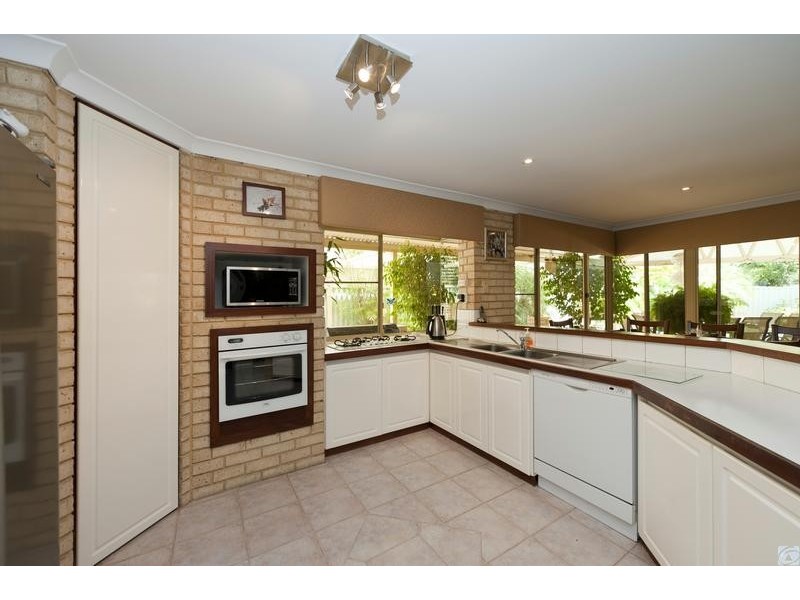 5 Sentinel Gardens, Leeming WA 6149
