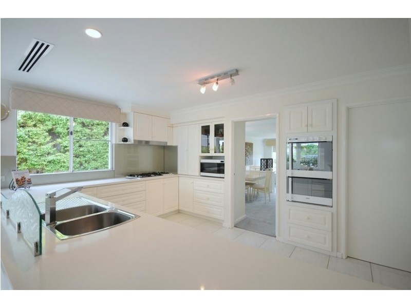 9 Sellen Court, Leeming WA 6149