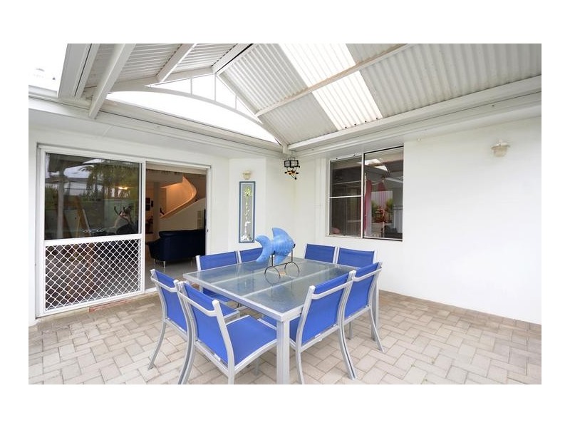 9 Sellen Court, Leeming WA 6149