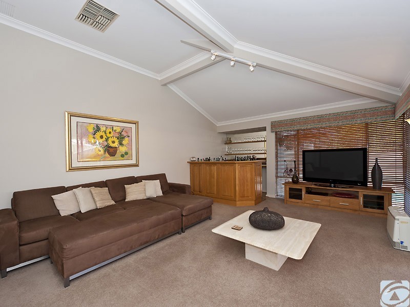 10 Carpenter Rise, Bull Creek WA 6149