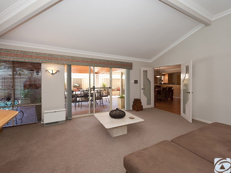 10 Carpenter Rise, Bull Creek WA 6149