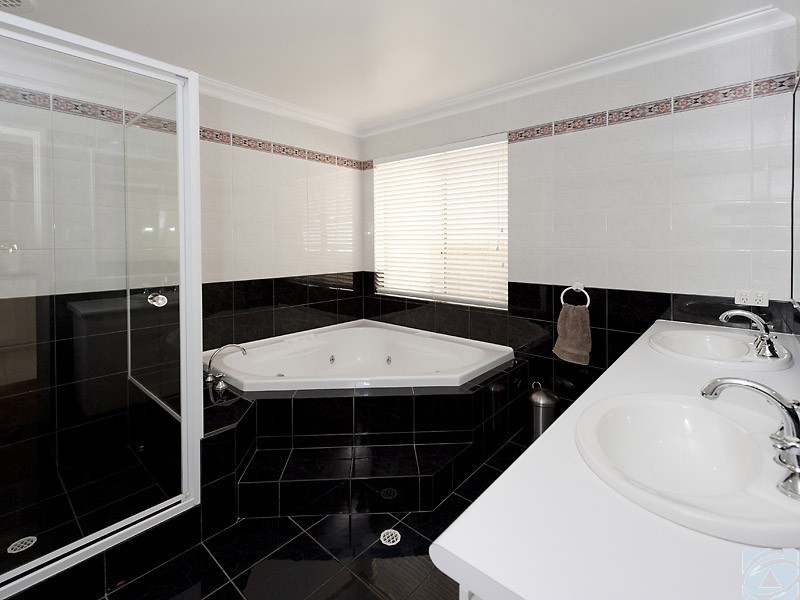 10 Carpenter Rise, Bull Creek WA 6149