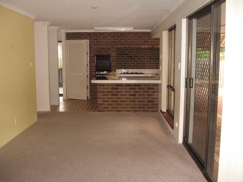 18 Broadhurst Crescent, Bateman WA 6150