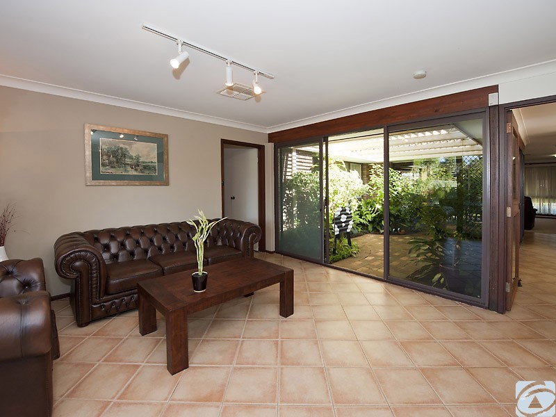 5 Leonard Place, Bull Creek WA 6149