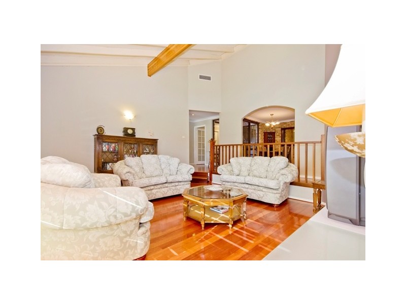 1 Tuxen Place, Bull Creek WA 6149