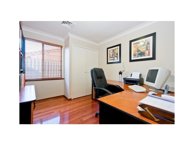 1 Tuxen Place, Bull Creek WA 6149