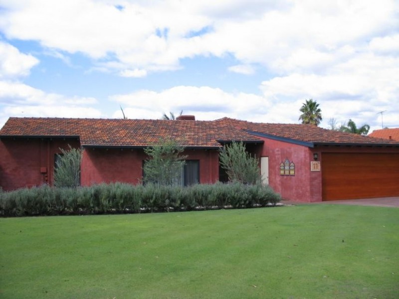 11 Gariver Street, Leeming WA 6149