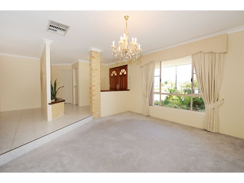 23 Sanderson Road, Bull Creek WA 6149