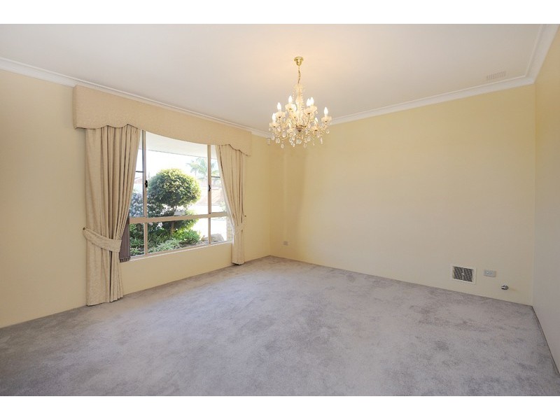 23 Sanderson Road, Bull Creek WA 6149