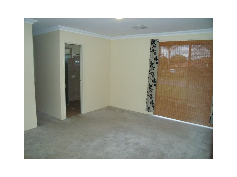 18 Barcombe Street, Leeming WA 6149