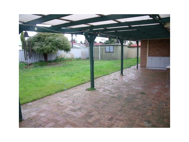18 Barcombe Street, Leeming WA 6149