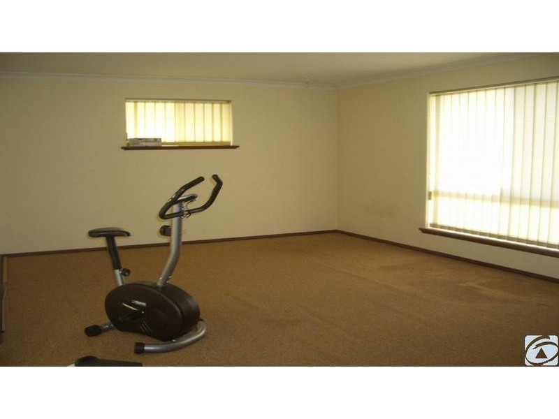 35 Hartung Way, Bull Creek WA 6149