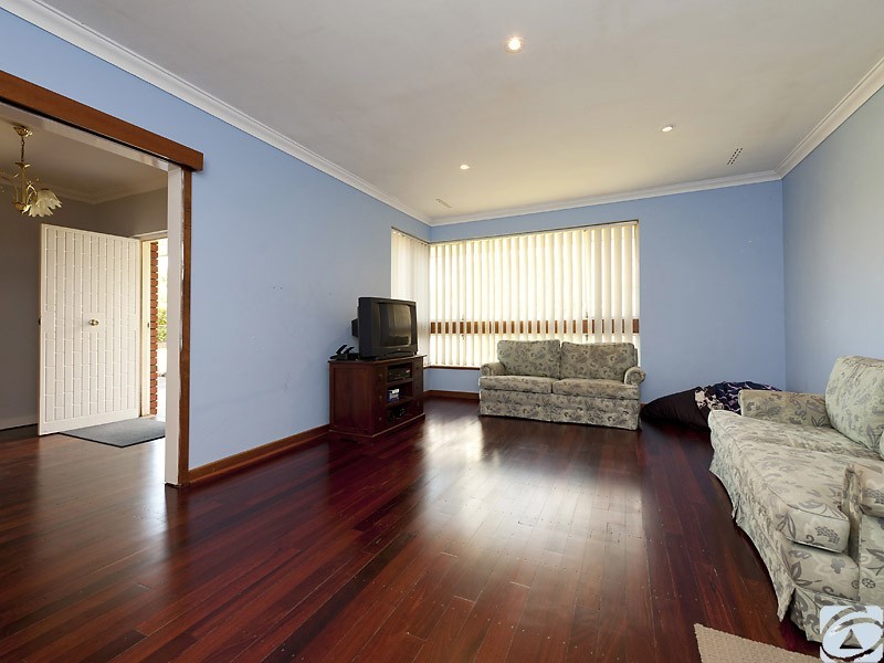 3 Renville Way, Lynwood WA 6147