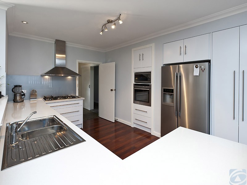 3 Renville Way, Lynwood WA 6147