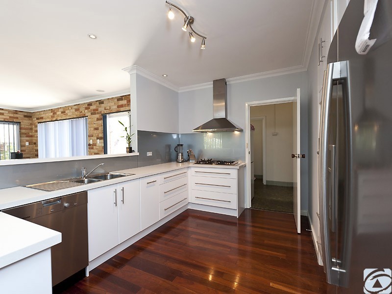 3 Renville Way, Lynwood WA 6147