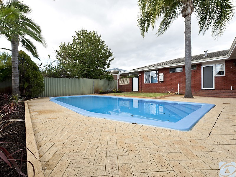 3 Renville Way, Lynwood WA 6147