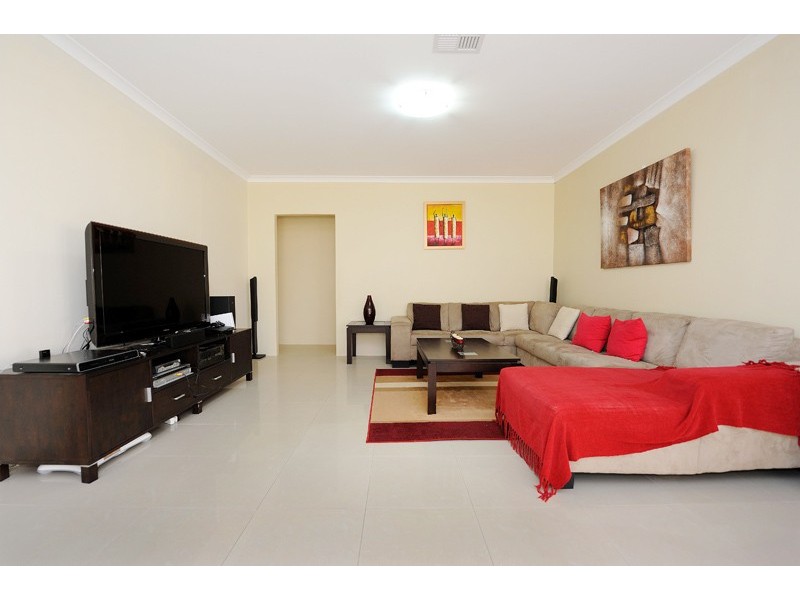 8 Kyle way, Canning Vale WA 6155