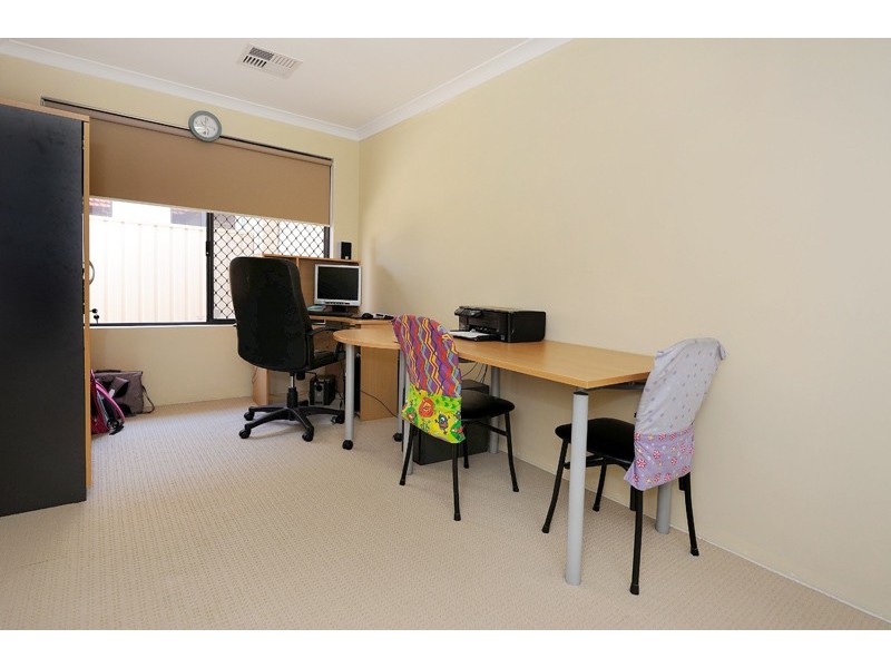 8 Kyle way, Canning Vale WA 6155