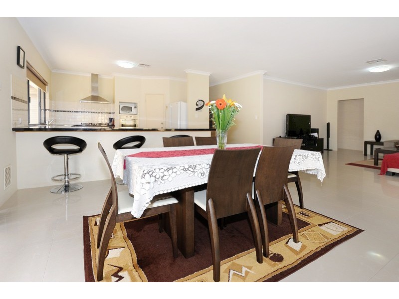 8 Kyle way, Canning Vale WA 6155