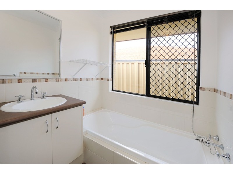8 Kyle way, Canning Vale WA 6155