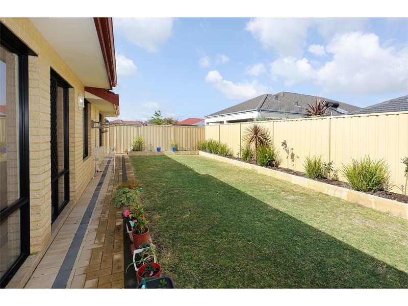 8 Kyle way, Canning Vale WA 6155