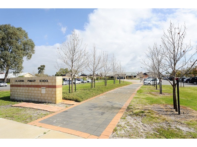 8 Kyle way, Canning Vale WA 6155