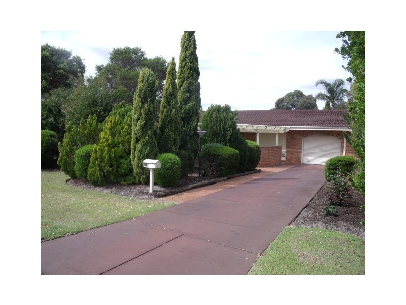 16 Findlay Road, Leeming WA 6149