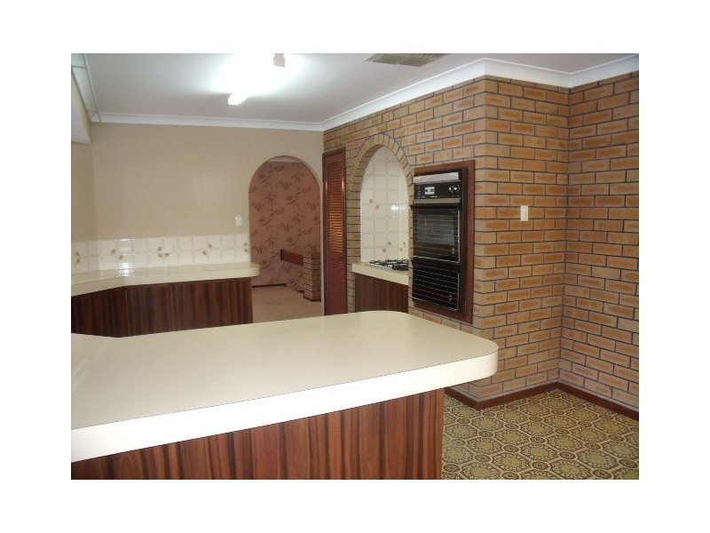 16 Findlay Road, Leeming WA 6149