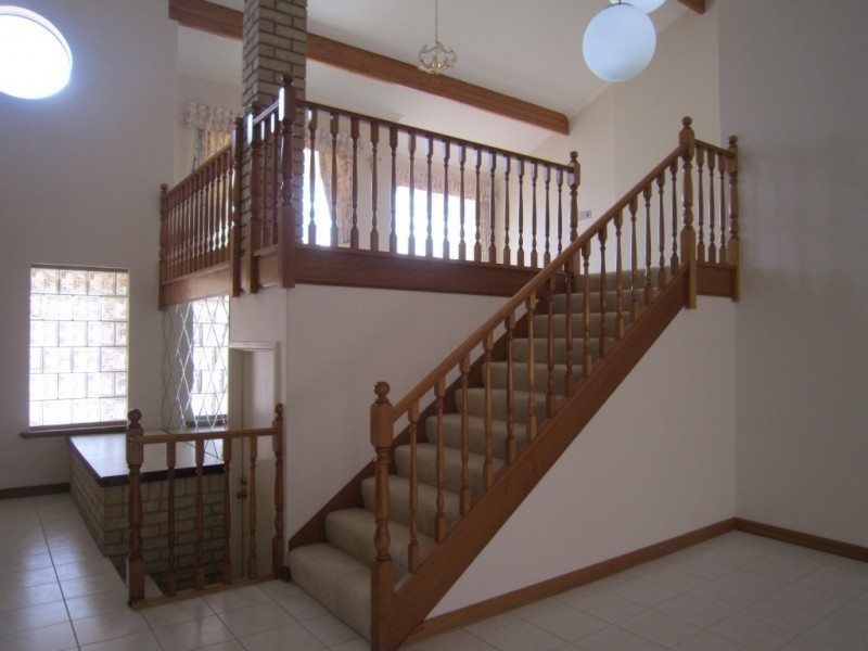 9 Keane Close, Winthrop WA 6150