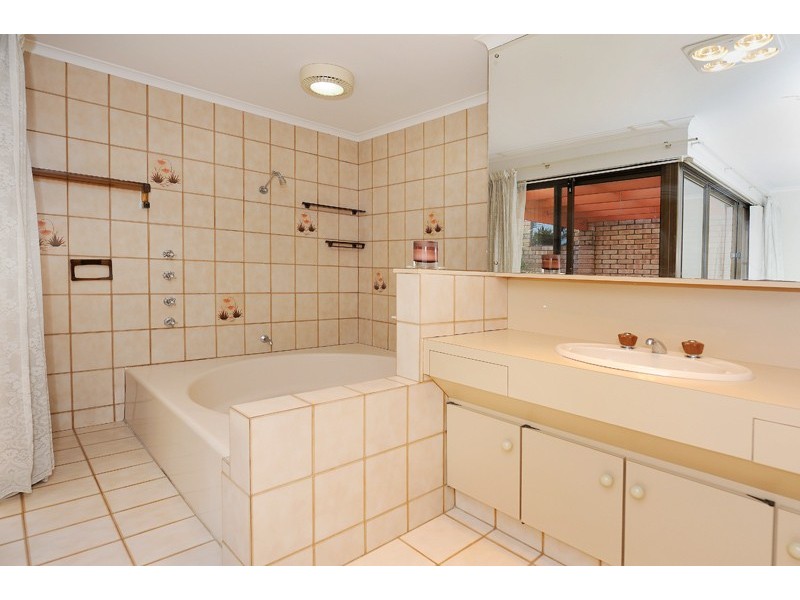 21 Parry Avenue, Bateman WA 6150