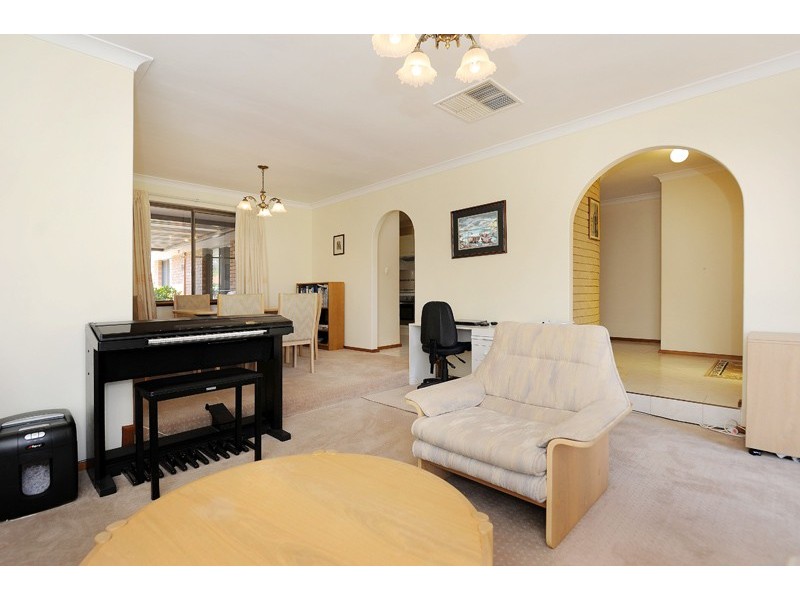 18 Downer Way, Bull Creek WA 6149