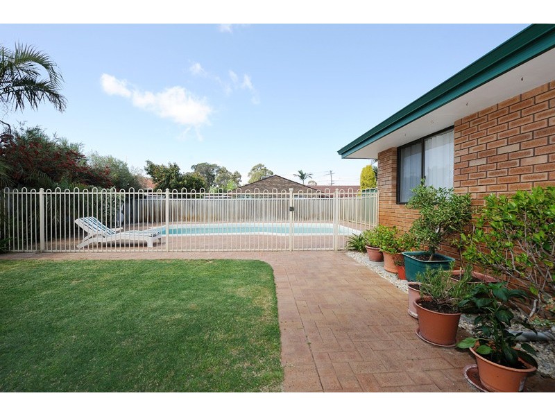 18 Downer Way, Bull Creek WA 6149