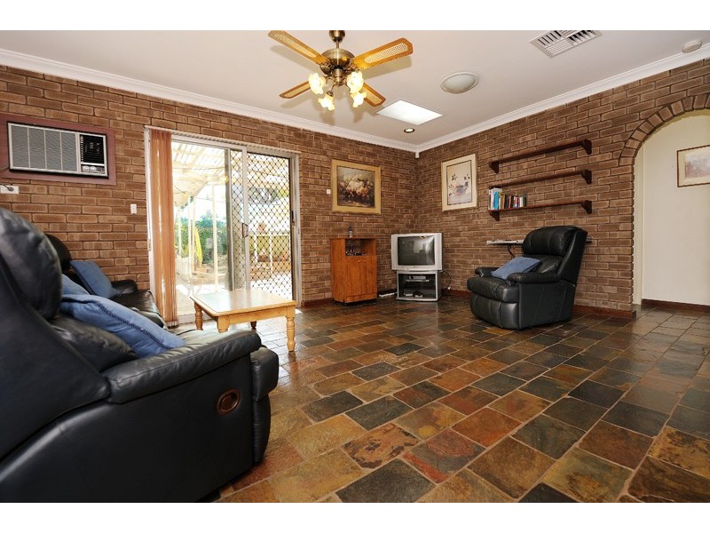 137 Parry Avenue, Bull Creek WA 6149