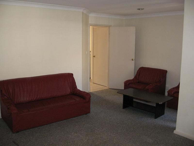1B Pine Grove, Kardinya WA 6163