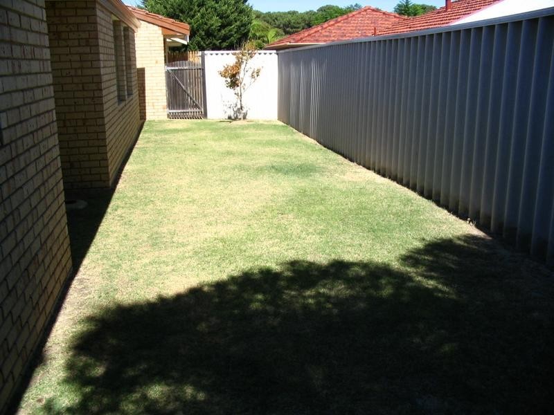 1B Pine Grove, Kardinya WA 6163