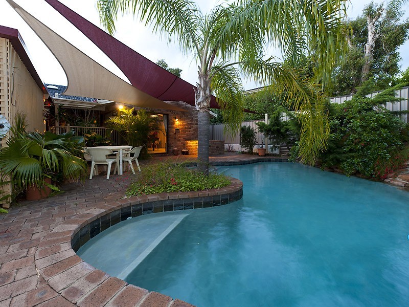 10 Harcourt Place, Bull Creek WA 6149