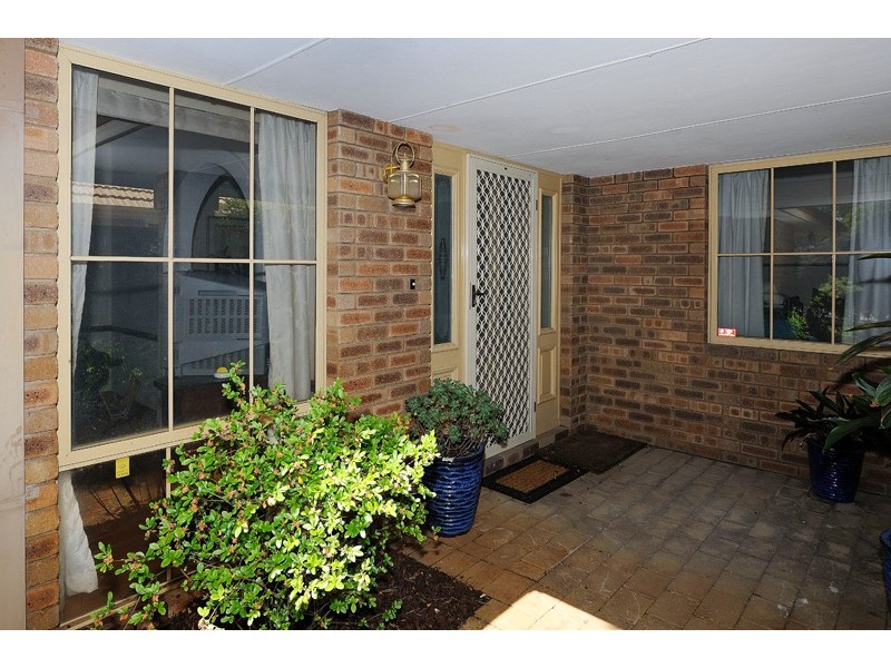 7 Lowrie Grove, Leeming WA 6149