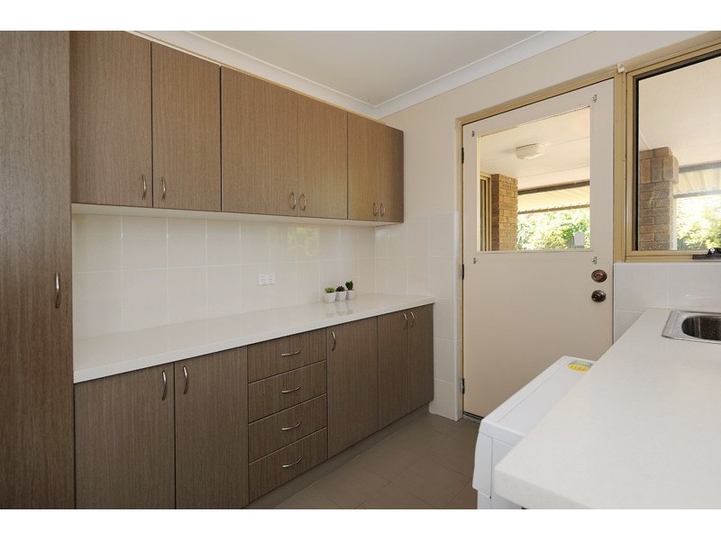 7 Lowrie Grove, Leeming WA 6149