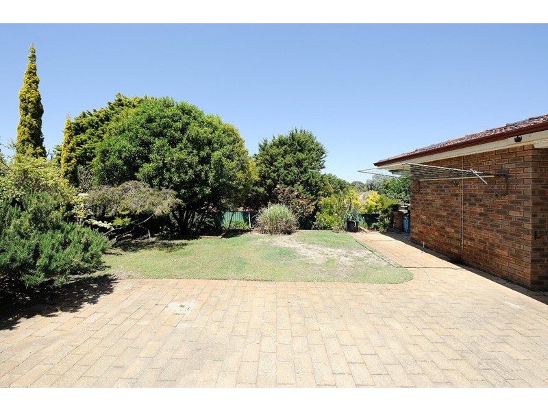 7 Lowrie Grove, Leeming WA 6149