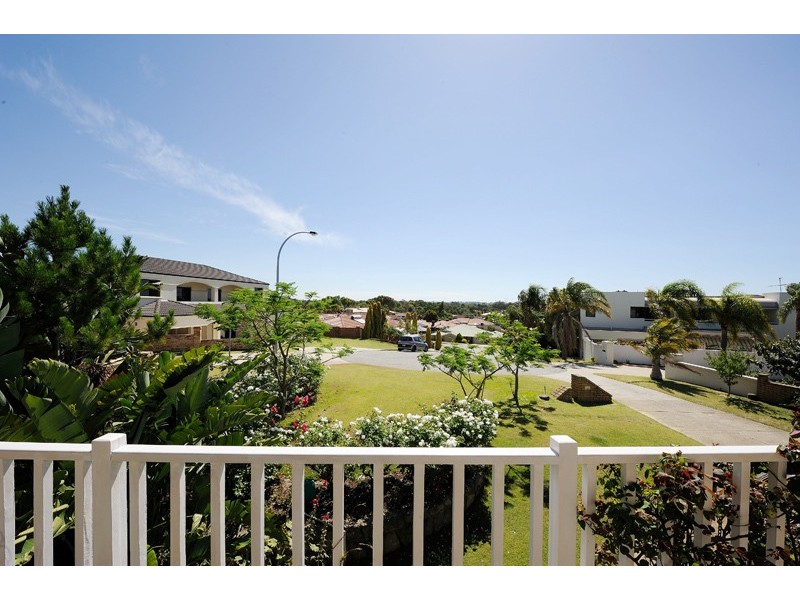 5 Hyne Court, Leeming WA 6149