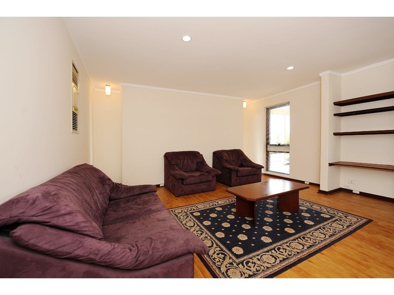 3 Hogarth Way, Bateman WA 6150