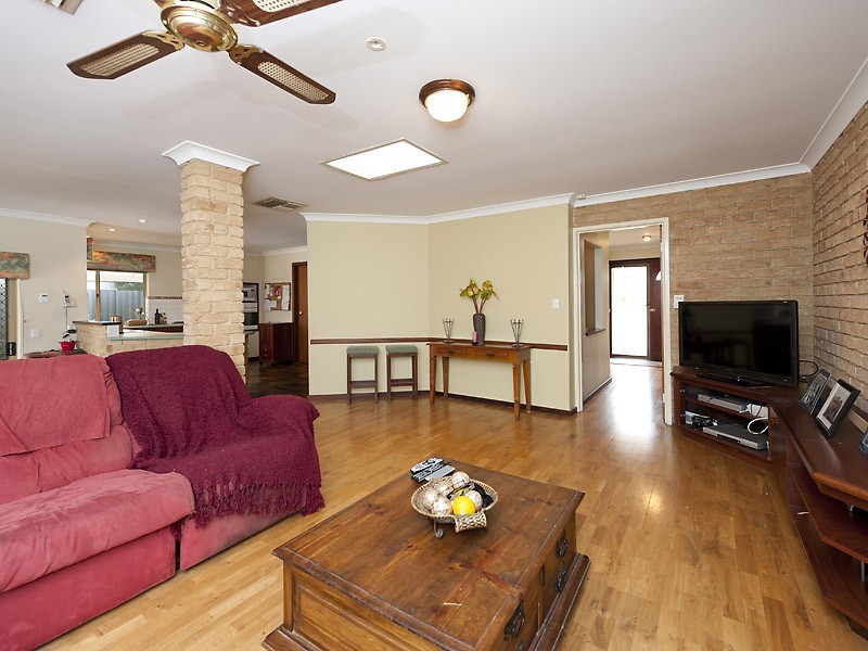 20 Earnshaw Loop, Leeming WA 6149