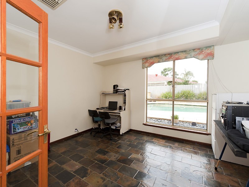 20 Earnshaw Loop, Leeming WA 6149