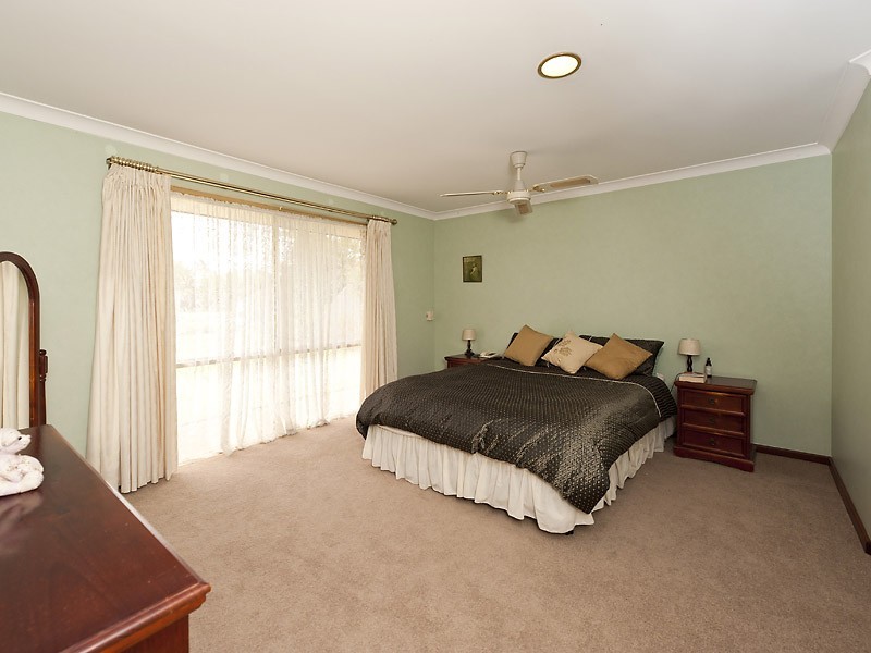 20 Earnshaw Loop, Leeming WA 6149