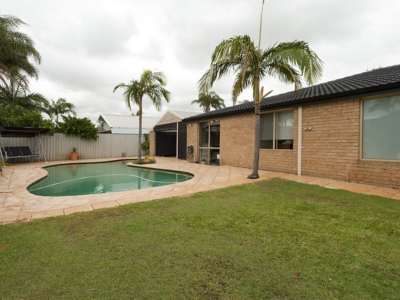 20 Earnshaw Loop, Leeming WA 6149